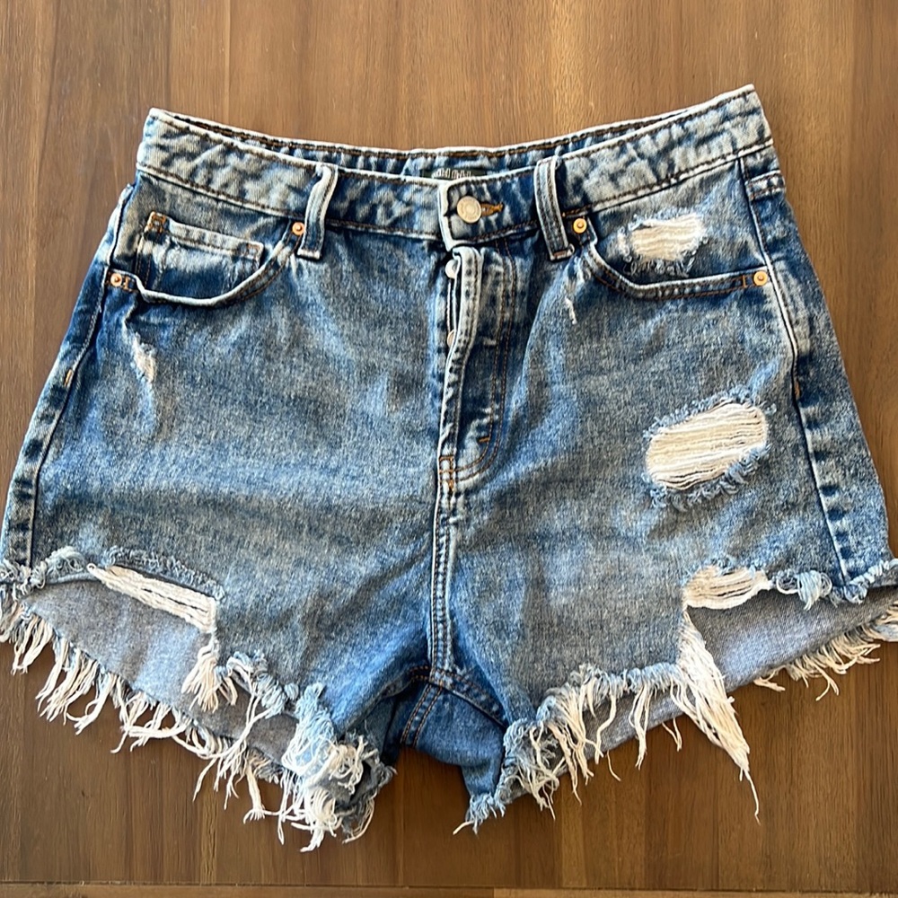 Wild Fable woman’s Jean shorts. Size 12. Excellent condition.